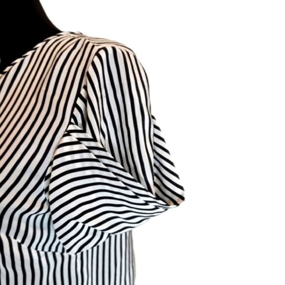 BCBGMaxazria Silk Blouse Shirt Black White Stripe Short Sleeve Tie Waist - Picture 5 of 8